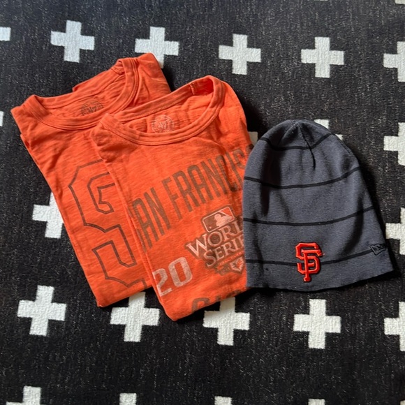 SF Giants lot: 2 shirts + hat - Picture 1 of 5